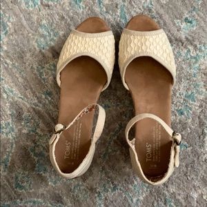 Gently-used Toms wedge platforms size 8
